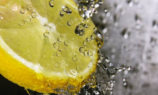 Suco de limão ajuda a emagrecer até 4 kg em apenas 15 dias.