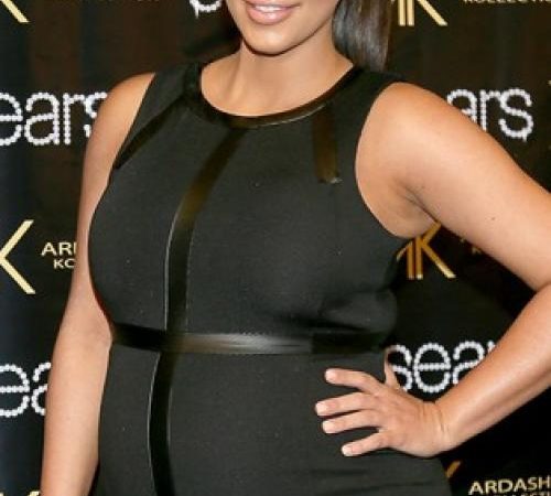 Kim Kardashian está frustrada com peso, mas se inspira em Beyoncé